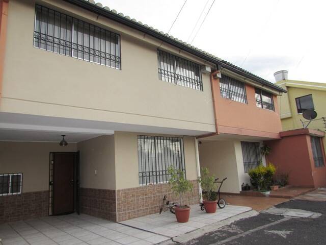 Casa 121 m2 en Venta Conjunto privado Sector Los Laureles (ECOVIA)