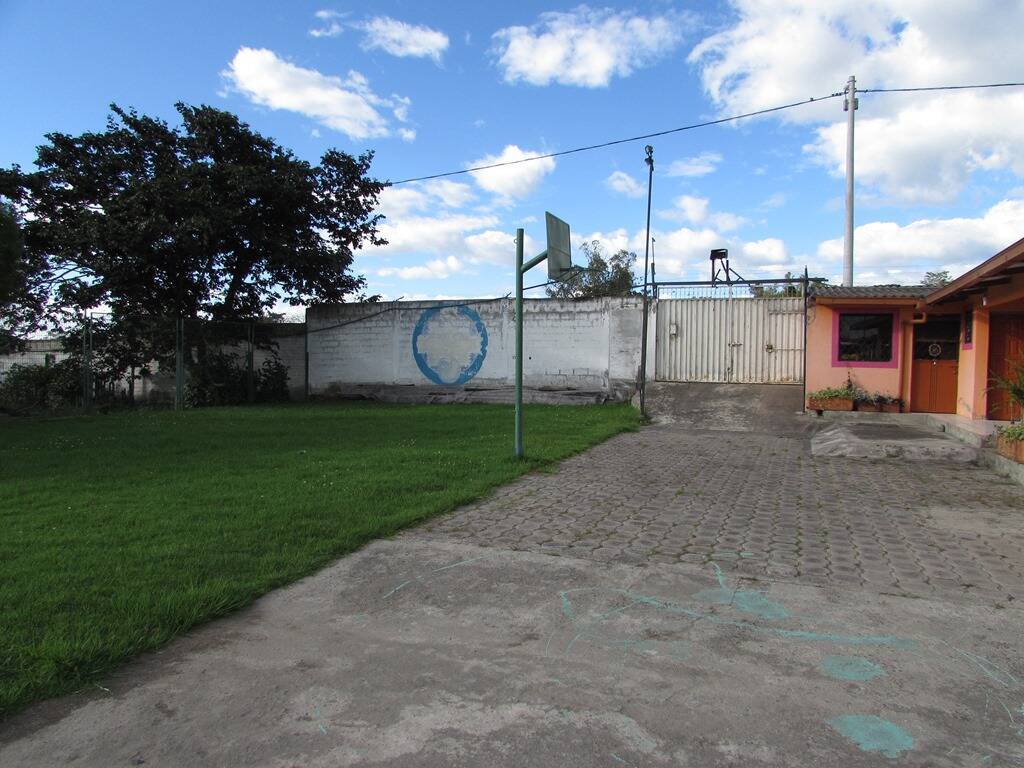 Terreno en venta 5.265 m2 en Puembo