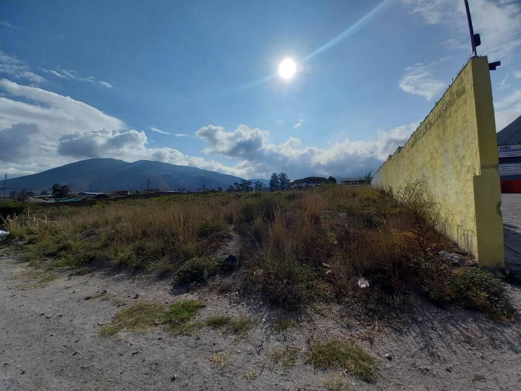 Terreno en venta 2860 m2 en San Antonio Mitad del Mundo