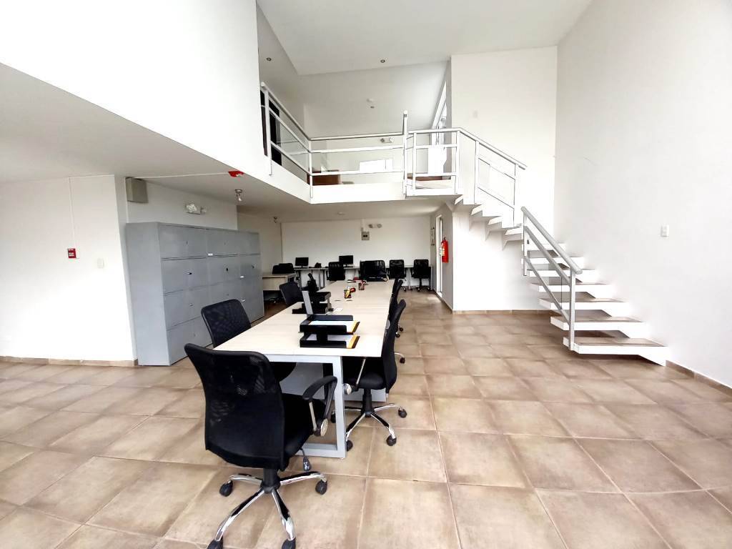 Oficinas en venta en 446m2 Sector El Batan Alto