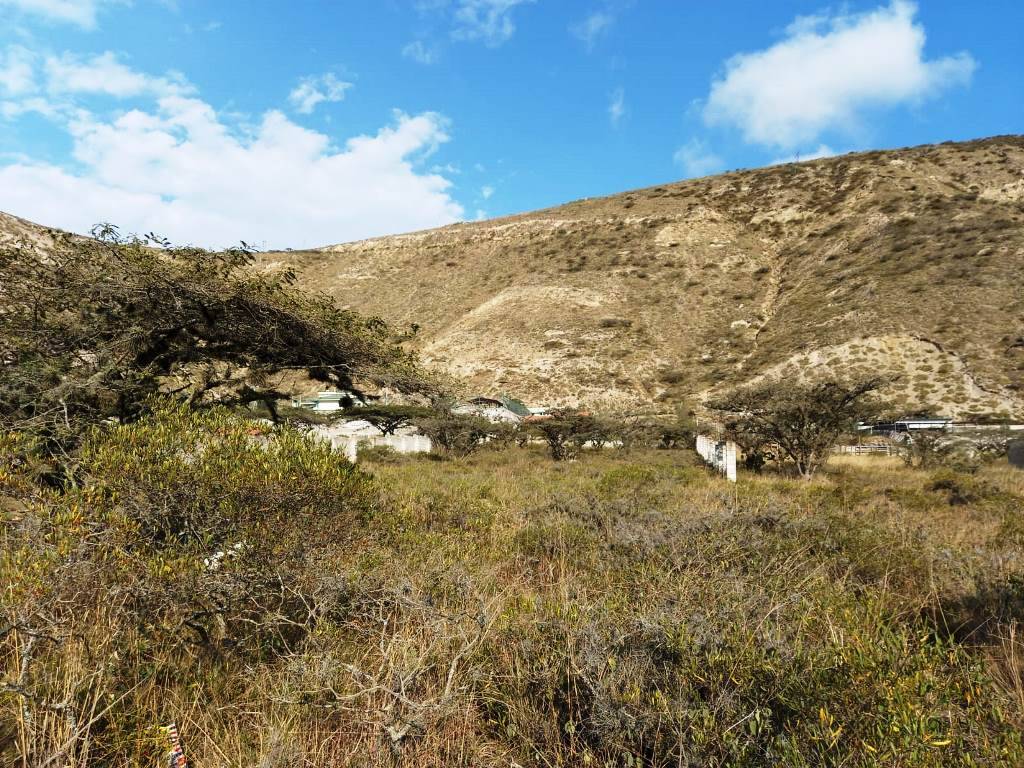 Terreno en venta 2300 m2 en San Antonio Mitad del Mundo