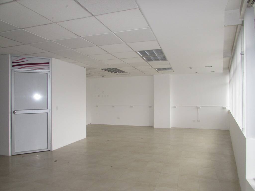 Arriendo Oficina 69m2 Sector Rumipamba Edf Atahualpa Business Center