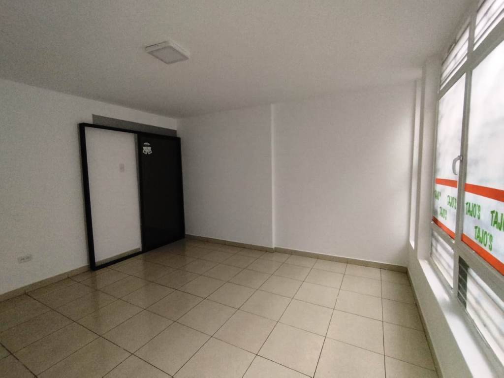 Local en Alquiler 100 m2 en Av. República