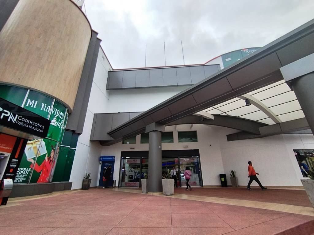 Local comercial 35 m2en alquiler en River Mall Sangolquí