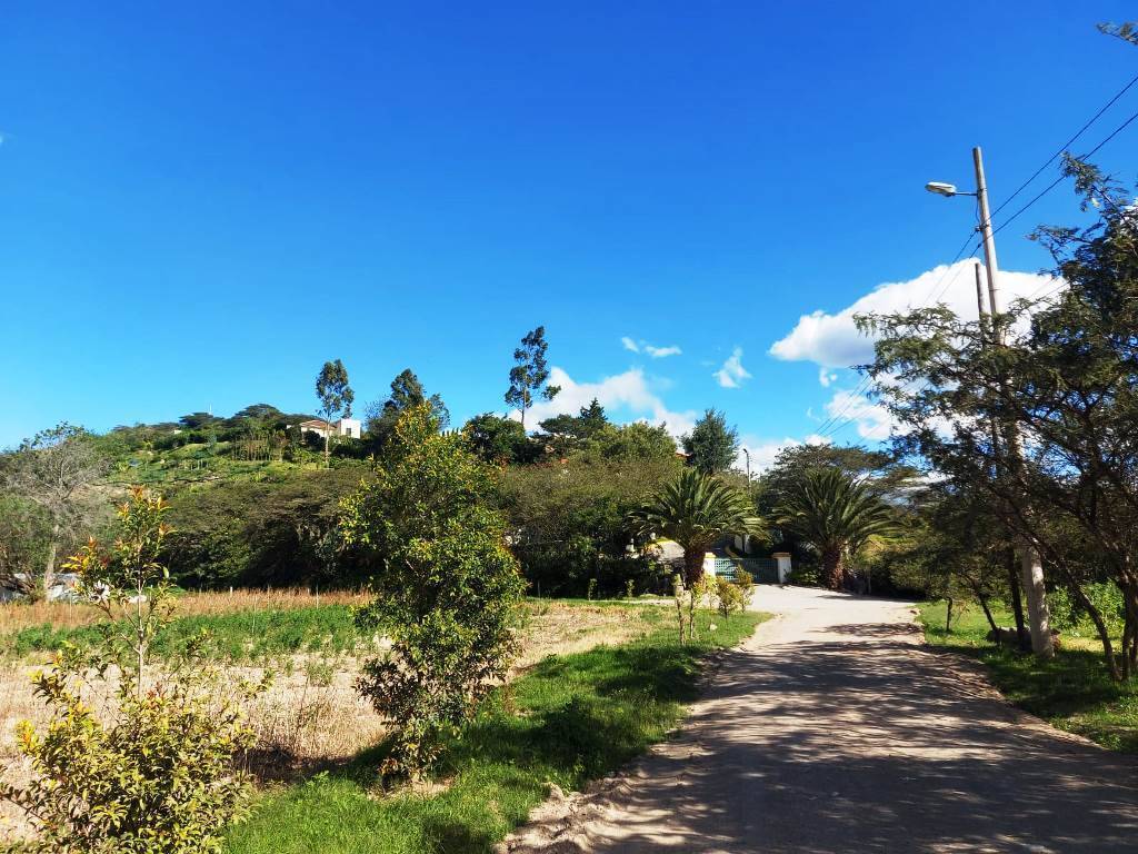 Terreno en venta 3.000 m2 exclusiva Urb.  El Guarangal Via a Tabacundo