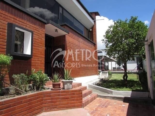 #92 - Edificio comercial para Venta en Quito - P - 1