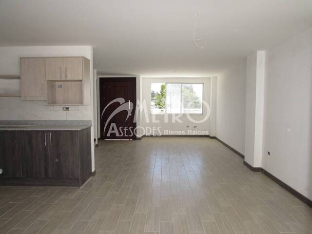 #70 - Casa para Venta en Quito - P - 1