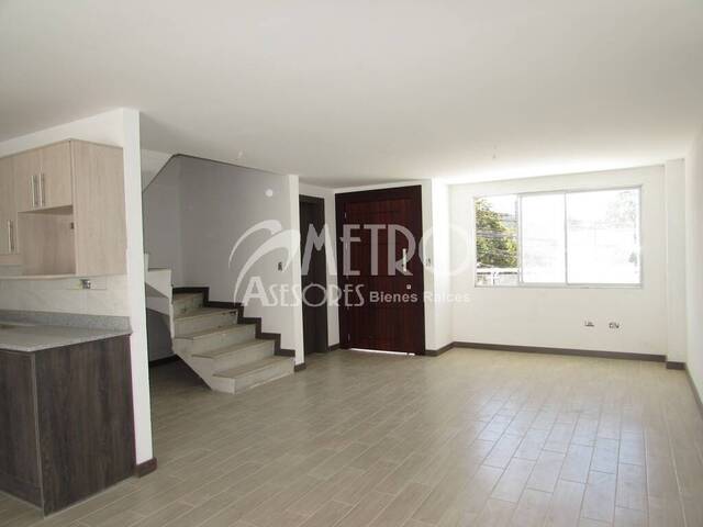#69 - Casa para Venta en Quito - P - 3