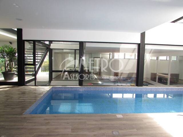#299 - Casa para Venta en Quito - P - 3