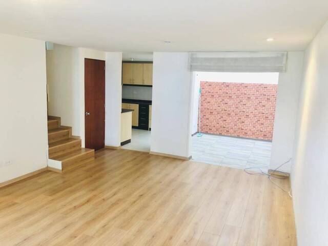 #309 - Casa para Venta en Quito - P - 2