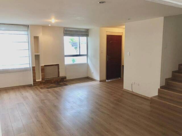 #309 - Casa para Venta en Quito - P - 2