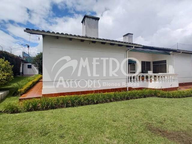#487 - Casa para Venta en Quito - P - 2