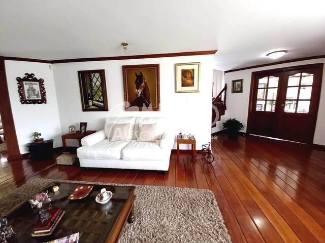 #124 - Casa para Venta en Quito - P - 2