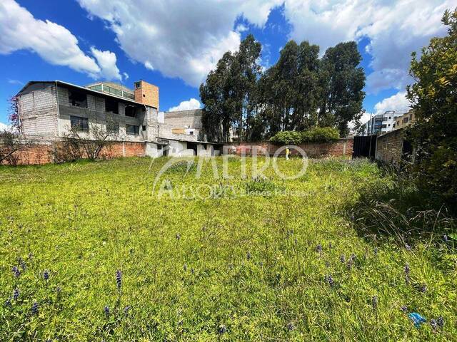 #577 - Terreno para Venta en Quito - P - 2