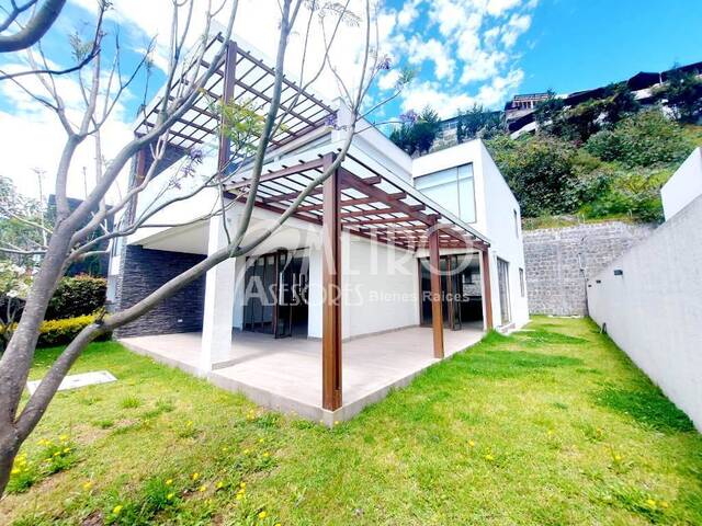 #642 - Casa para Venta en Quito - P