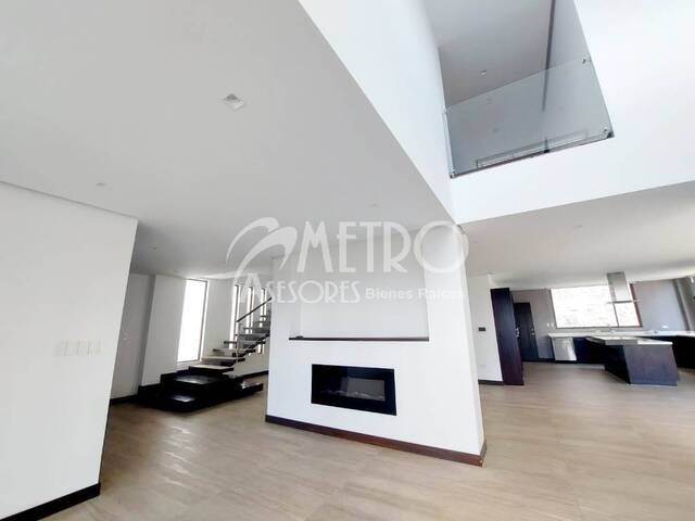 #642 - Casa para Venta en Quito - P - 3