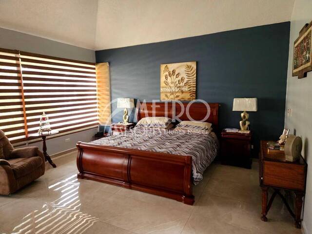 #732 - Casa para Venta en Quito - P - 3