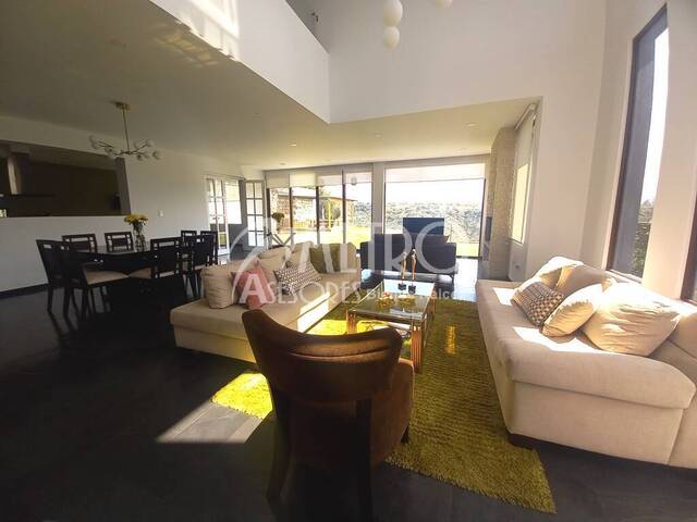#269 - Casa para Venta en Quito - P - 2