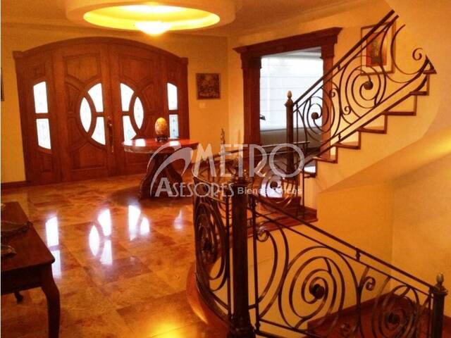 #804 - Casa para Venta en Quito - P - 3