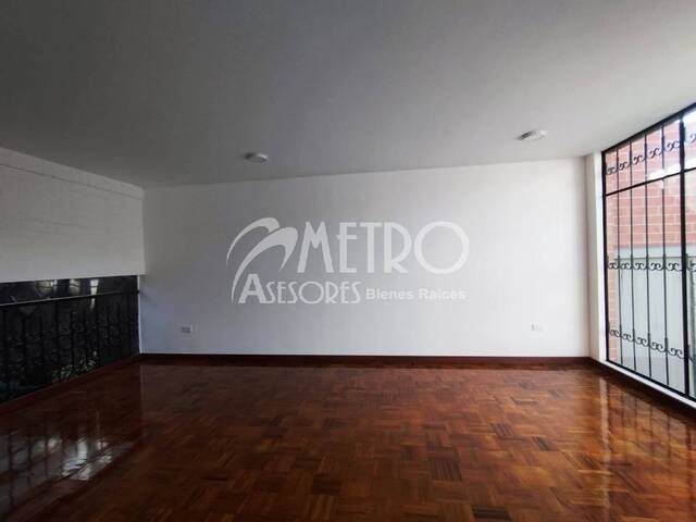 #851 - Casa para Alquiler en Quito - P - 3
