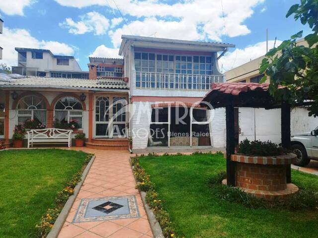 #893 - Casa para Venta en Quito - P - 3