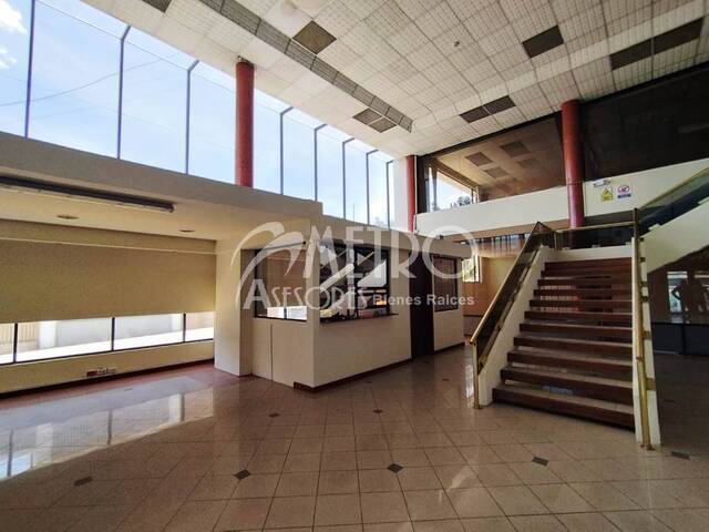 #857 - Edificio comercial para Venta en Quito - P - 2