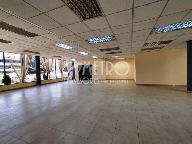 #860 - Edificio comercial para Alquiler en Quito - P