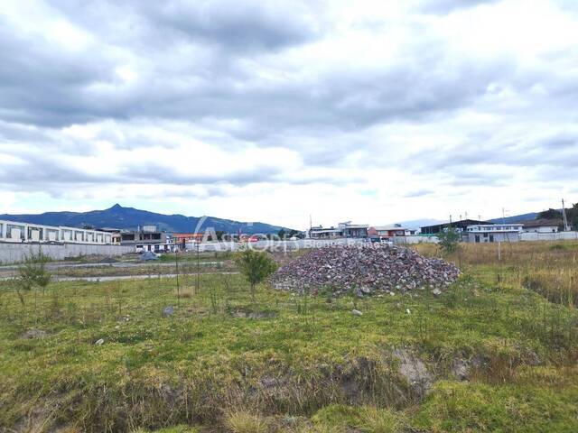 #912 - Terreno para Venta en Quito - P