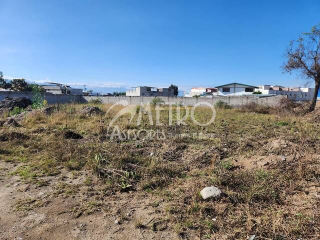 #925 - Terreno para Venta en Quito - P - 3