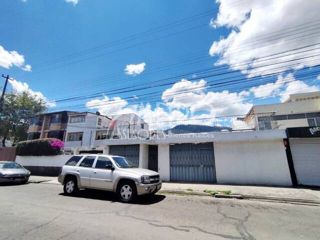 #932 - Casa para Venta en Quito - P