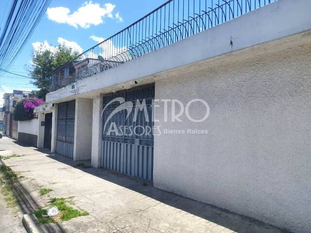 #932 - Casa para Venta en Quito - P