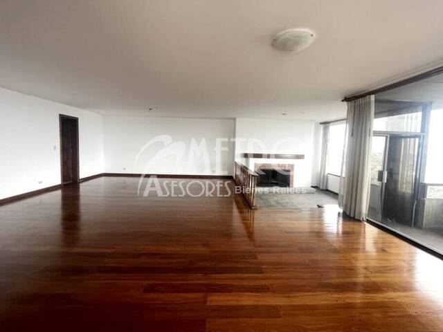 #952 - Departamento para Alquiler en Quito - P - 2