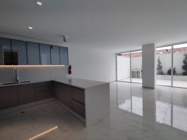 #995 - Departamento para Venta en Quito - P