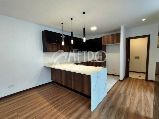 #802 - Departamento para Venta en Quito - P - 2