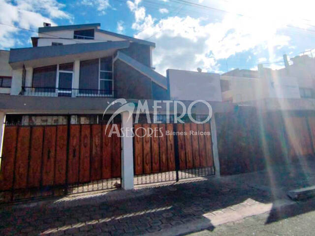 #1025 - Casa Rentera para Venta en Quito - P - 3