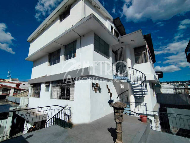 #1025 - Casa Rentera para Venta en Quito - P