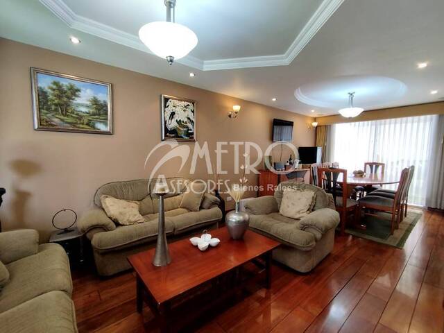 #1054 - Casa para Venta en Quito - P - 3