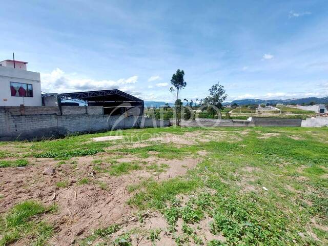 #1057 - Terreno para Venta en Quito - P - 2