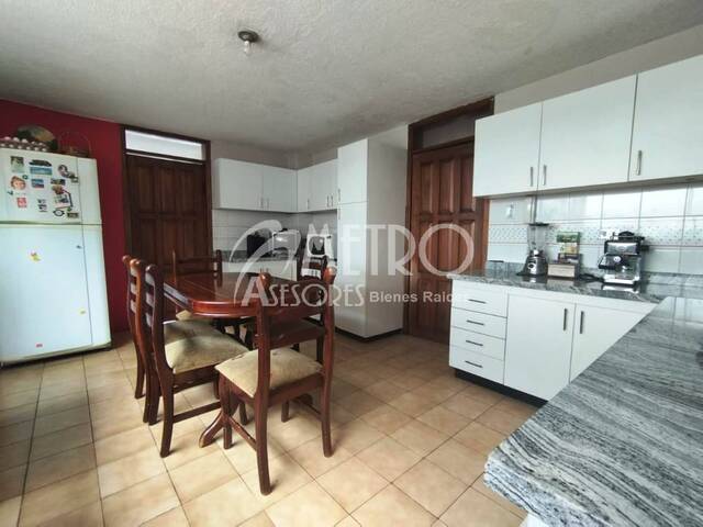 #1082 - Departamento para Venta en Quito - P - 2