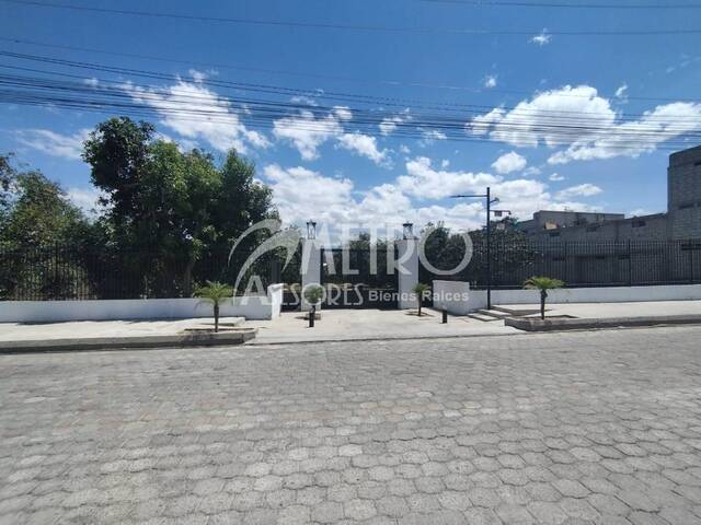 #1147 - Terreno para Venta en Quito - P