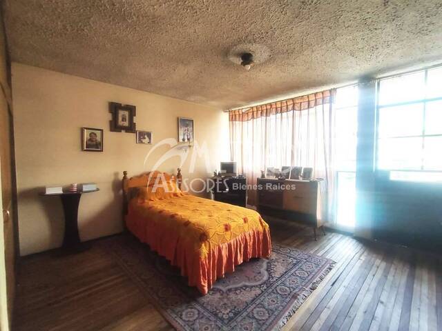 #1215 - Casa para Venta en Quito - P