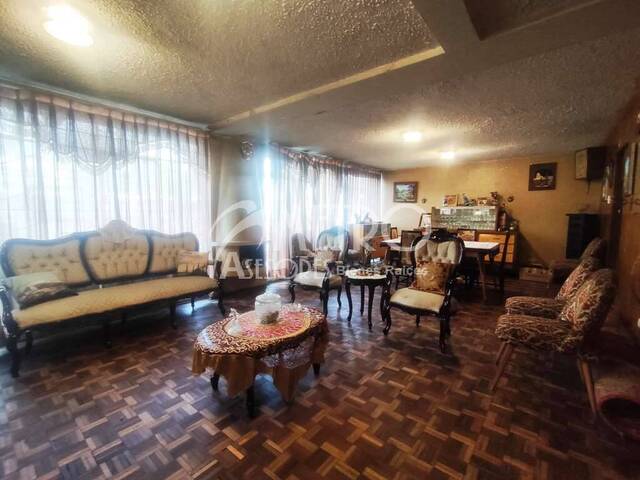 #1215 - Casa para Venta en Quito - P