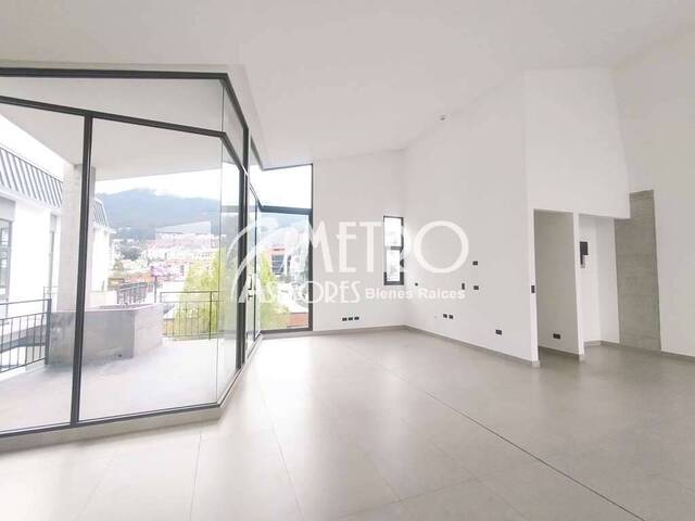 #1244 - Oficina para Alquiler en Quito - P