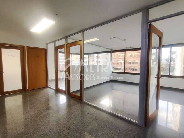 #1251 - Oficina para Alquiler en Quito - P