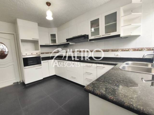 #1267 - Casa para Alquiler en Quito - P