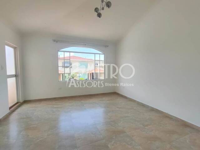 #1273 - Casa para Venta en Quito - P