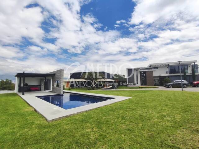 #1308 - Terreno para Venta en Quito - P