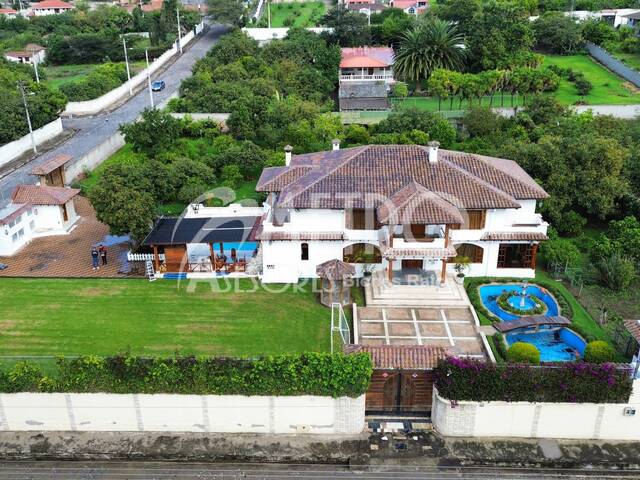 #1299 - Casa para Venta en Quito - P
