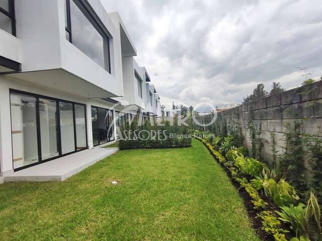 #1310 - Casa para Venta en Quito - P