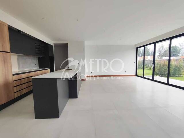 #1312 - Casa para Venta en Quito - P